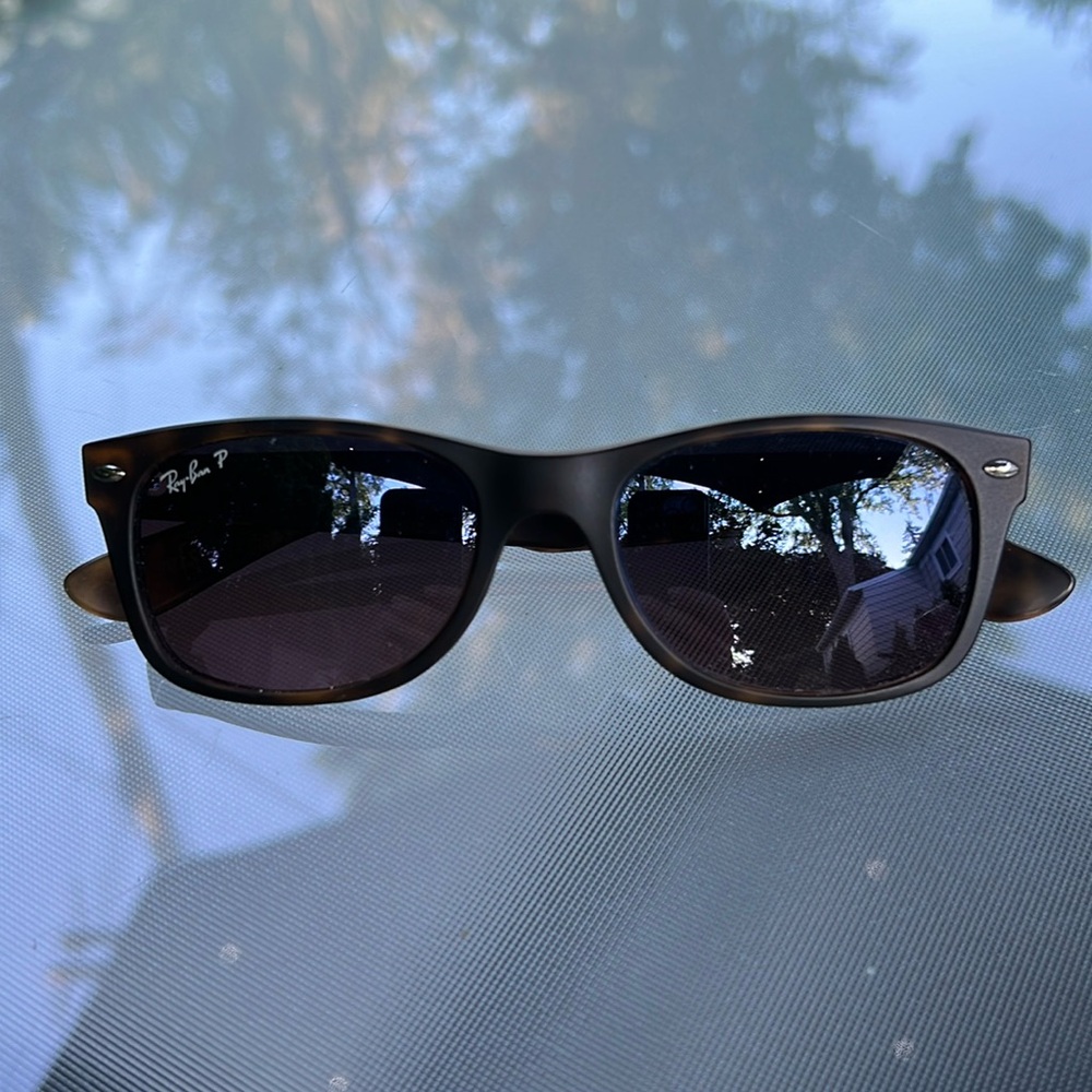 Ray-Ban New Wayfarer size small, Matte Tortoise frame, blue/pink polarized lens